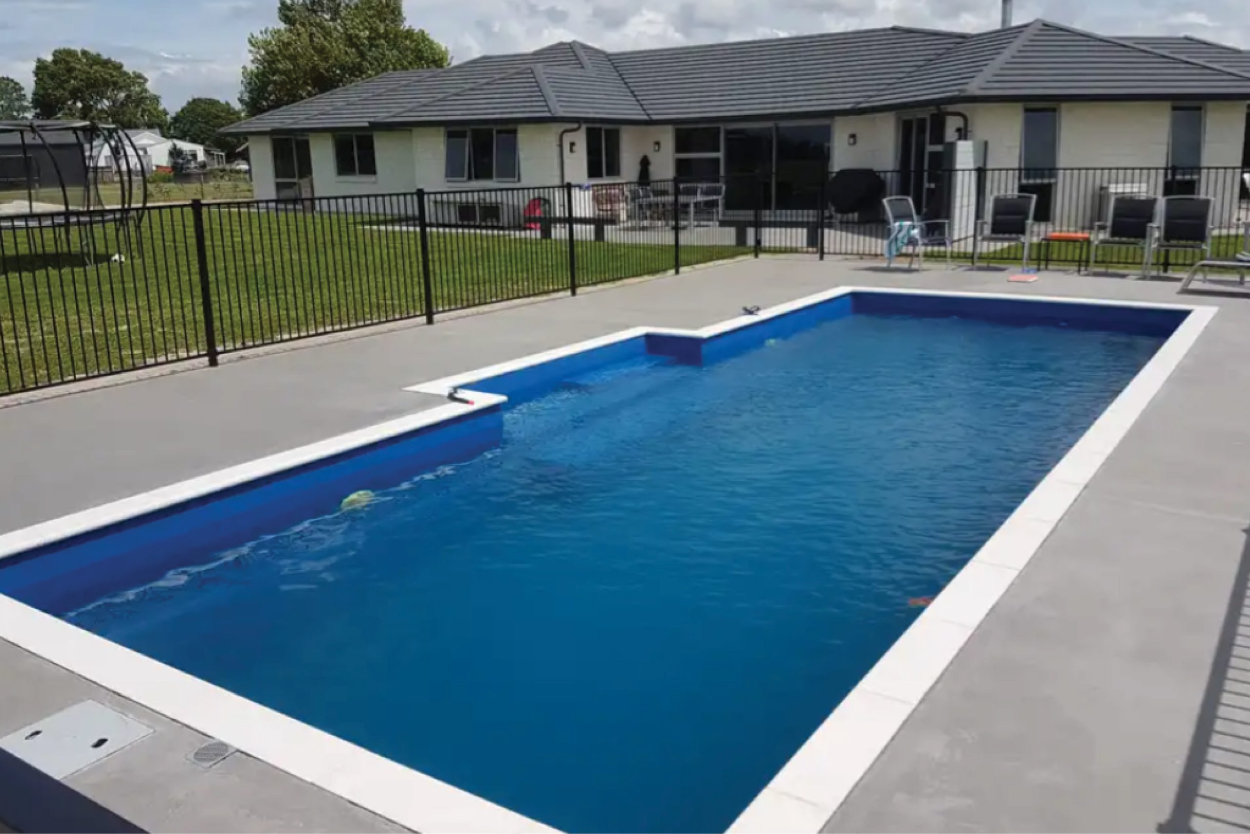 NEW Pool tiles - HOVER5